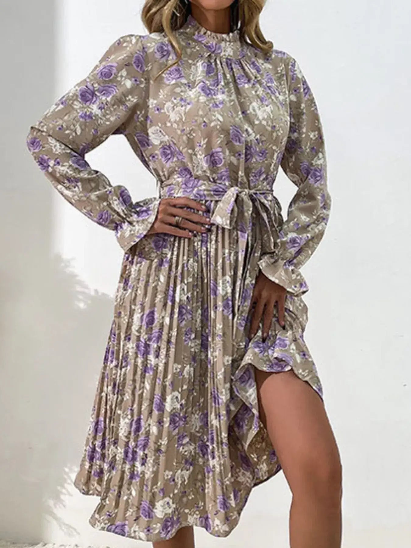 Floral Print Long Sleeve Pleated Midi Dress for Elegant Women with pleated skirt and floral design.